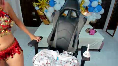 lolly18_ online show from October 19, 2025, 2:29 pm