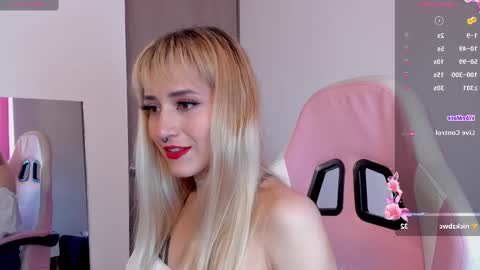 Lolly  online show from December 20, 2024, 3:31 pm