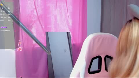 Snapshot of lollypetitte_ chatting on December 16, 2024, 2:16 pm Lolly online show from December 16, 2024, 2:16 pm