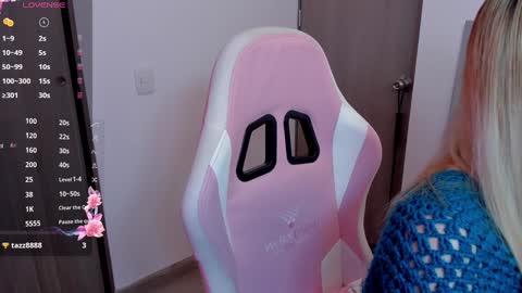 Snapshot of lollypetitte_ chatting on December 26, 2024, 1:32 pm Lolly online show from December 26, 2024, 1:32 pm