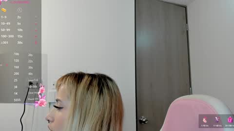 Snapshot of lollypetitte_ chatting on December 28, 2024, 1:17 pm Lolly online show from December 28, 2024, 1:17 pm