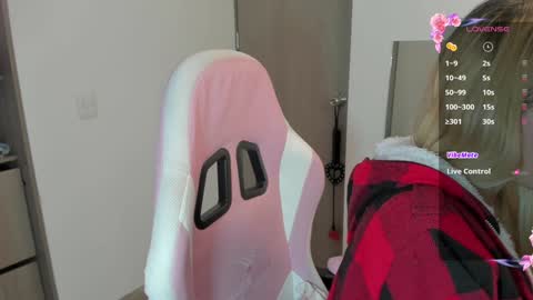 Snapshot of lollypetitte_ chatting on January 7, 2025, 1:59 am Lolly online show from January 7, 2025, 1:59 am