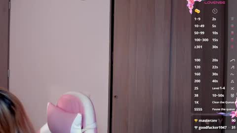 Snapshot of lollypetitte_ chatting on January 13, 2025, 7:11 am Lolly online show from January 13, 2025, 7:11 am