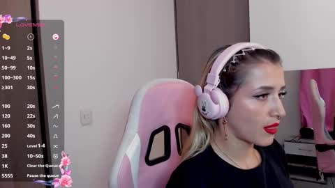 Snapshot of lollypetitte_ chatting on January 26, 2025, 3:38 am Lolly online show from January 26, 2025, 3:38 am