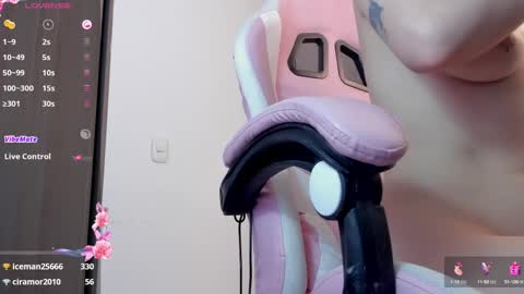 Snapshot of lollypetitte_ chatting on January 28, 2025, 4:50 am Lolly online show from January 28, 2025, 4:50 am