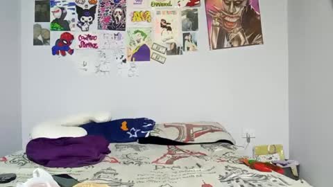 Loly  online show from December 9, 2024, 2:02 am