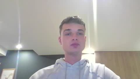 Snapshot of london_tomy chatting on September 18, 2025, 10:45 pm london_tomy online show from September 18, 2025, 10:45 pm