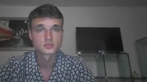 Snapshot of london_tomy chatting on November 20, 2025, 5:07 am london_tomy online show from November 20, 2025, 5:07 am