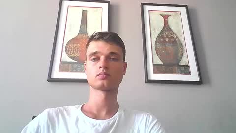 Snapshot of london_tomy chatting on February 18, 2026, 7:32 pm london_tomy online show from February 18, 2026, 7:32 pm