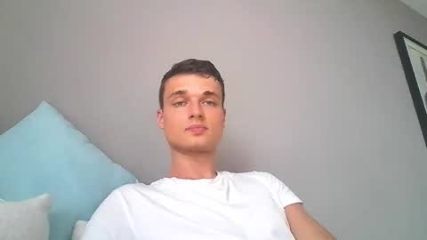 Snapshot of london_tomy chatting on March 1, 2026, 10:45 pm london_tomy online show from March 1, 2026, 10:45 pm