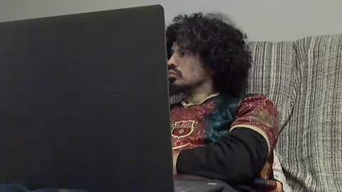 Snapshot of longnight5 chatting on January 18, 2025, 10:06 pm Alejandro Rulitos Twitter longnight55 Intagram 5longnight5 online show from January 18, 2025, 10:06 pm