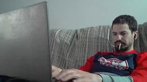 Snapshot of longnight5 chatting on February 13, 2025, 4:17 pm Alejandro Rulitos Twitter longnight55 Intagram 5longnight5 online show from February 13, 2025, 4:17 pm