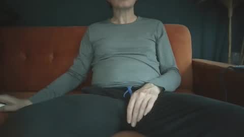 Snapshot of longwet1 chatting on December 1, 2025, 10:09 am longwet1 online show from December 1, 2025, 10:09 am