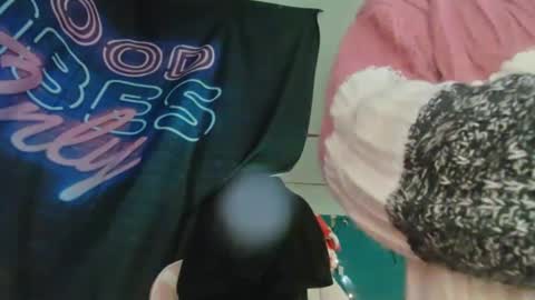 Londoncashmere69  online show from December 7, 2024, 3:04 am