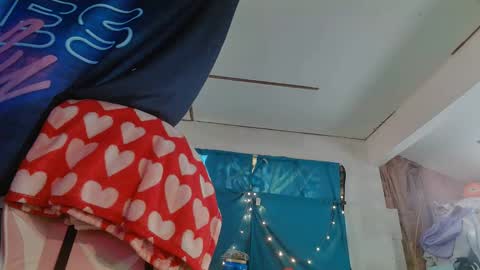 Londoncashmere69  online show from December 25, 2024, 5:37 pm