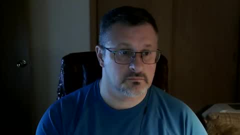 Snapshot of lookin75 chatting on April 5, 2026, 3:04 am lookin75 online show from April 5, 2026, 3:04 am