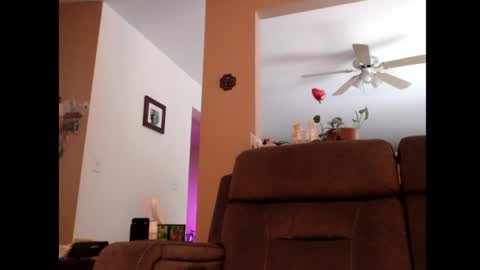 Snapshot of looking469 chatting on October 10, 2025, 4:39 pm looking469 online show from October 10, 2025, 4:39 pm