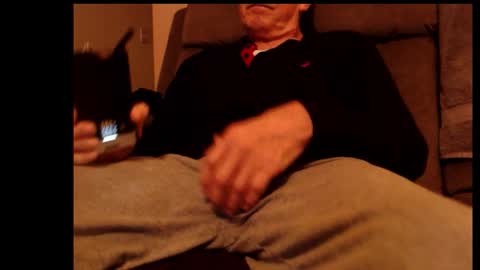 looking469 online show from December 4, 2025, 4:55 am