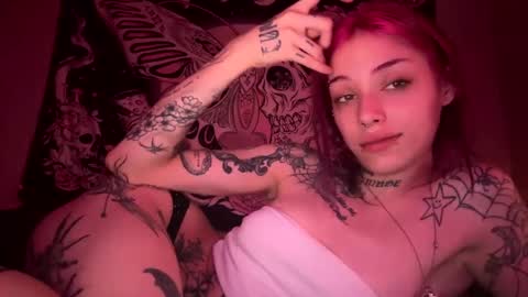 Snapshot of lookingforlona chatting on October 5, 2025, 5:44 pm lookingforlona online show from October 5, 2025, 5:44 pm