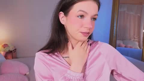 Snapshot of loonacom chatting on September 10, 2025, 8:53 pm Luna online show from September 10, 2025, 8:53 pm