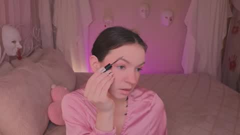 Snapshot of loonacom chatting on November 2, 2025, 9:06 pm Luna online show from November 2, 2025, 9:06 pm