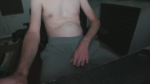 Snapshot of looselycut chatting on April 5, 2026, 4:48 pm looselycut online show from April 5, 2026, 4:48 pm
