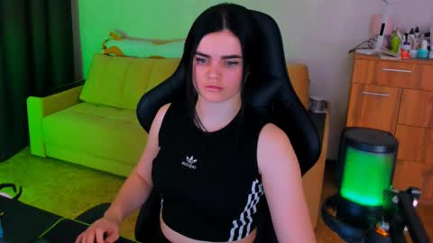 Snapshot of lora_cain chatting on March 5, 2025, 2:56 pm Lora Cain online show from March 5, 2025, 2:56 pm