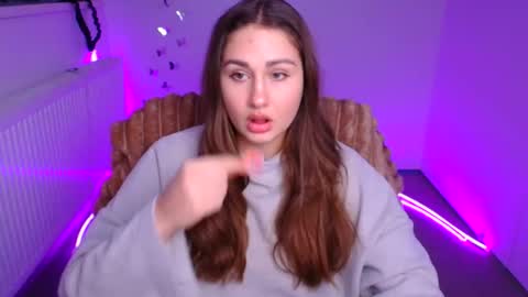 Snapshot of lora_kisses chatting on February 10, 2026, 12:31 pm Lora online show from February 10, 2026, 12:31 pm