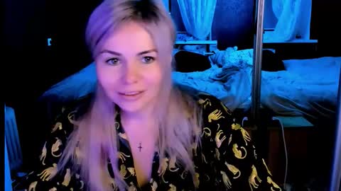 Lora online show from October 17, 2025, 2:26 am