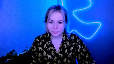 Lora online show from February 5, 2026, 3:22 am