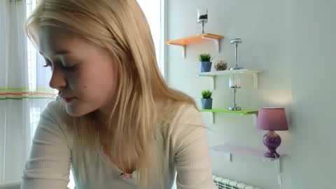 Snapshot of loradelora chatting on February 28, 2026, 9:10 am Lora online show from February 28, 2026, 9:10 am