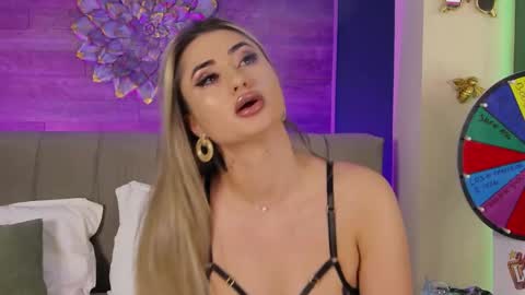 Snapshot of loradevine chatting on May 8, 2026, 7:08 pm Lora online show from May 8, 2026, 7:08 pm