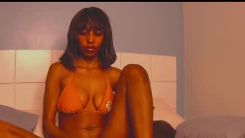 Snapshot of loraforreal chatting on October 17, 2025, 7:44 am Blackcat online show from October 17, 2025, 7:44 am