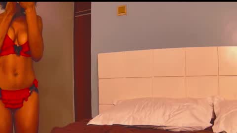 Snapshot of loraforreal chatting on October 21, 2025, 6:25 am Blackcat online show from October 21, 2025, 6:25 am