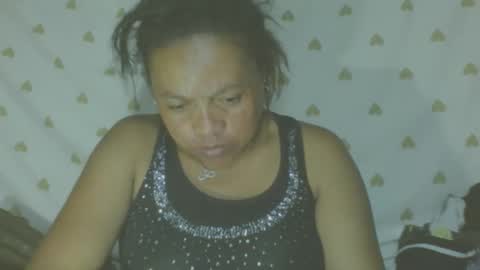 Snapshot of lorahxvane chatting on April 28, 2026, 12:21 pm LorahxVane online show from April 28, 2026, 12:21 pm