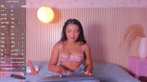 Loraine Rios online show from February 25, 2026, 5:06 am