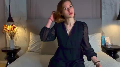 Lora online show from October 26, 2025, 4:13 pm