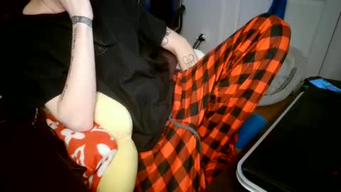 Snapshot of lordxw chatting on December 5, 2024, 2:09 am LORDXW online show from December 5, 2024, 2:09 am