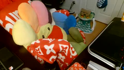 Snapshot of lordxw chatting on December 10, 2024, 12:06 am LORDXW online show from December 10, 2024, 12:06 am