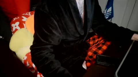 Snapshot of lordxw chatting on December 14, 2024, 1:06 am LORDXW online show from December 14, 2024, 1:06 am