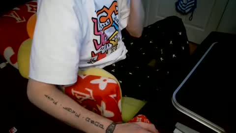 Snapshot of lordxw chatting on December 18, 2024, 5:04 am LORDXW online show from December 18, 2024, 5:04 am