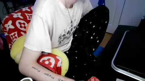 Snapshot of lordxw chatting on January 18, 2025, 2:25 am LORDXW online show from January 18, 2025, 2:25 am