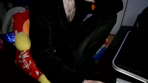 Snapshot of lordxw chatting on January 19, 2025, 7:04 am LORDXW online show from January 19, 2025, 7:04 am