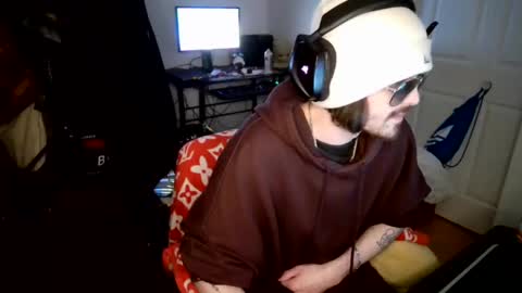 Snapshot of lordxw chatting on March 4, 2025, 1:23 am LORDXW online show from March 4, 2025, 1:23 am