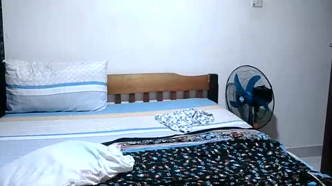 loreen online show from November 18, 2025, 8:57 pm