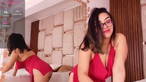  Lorein  online show from October 8, 2025, 8:28 pm