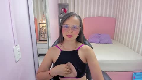 lorelaigiven online show from February 9, 2026, 12:31 pm