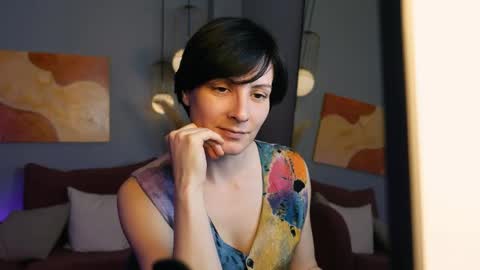 Loren online show from May 19, 2026, 7:04 am