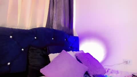 lesly lorena online show from May 25, 2026, 7:09 pm