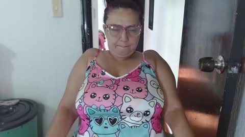 Lorena.. online show from February 6, 2025, 6:46 pm